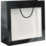 SAC DE COULEUR NOIR AVEC UNE LARGE FENETRE