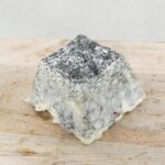 PETITE PYRAMIDE  AU LAIT DE CHÈVRE "LES CHÈVRES DE BAILLEAU"